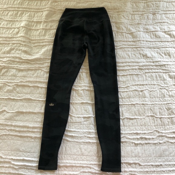 Black Camo ALO legging - Picture 4 of 5